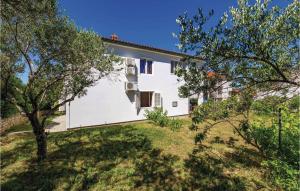 1 Bedroom Awesome Apartment In Banjol