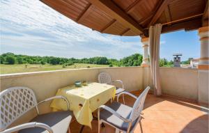 Cozy Apartment In Porec With Wifi 