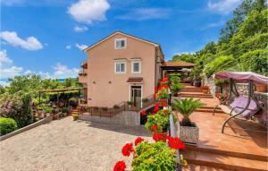 Awesome Apartment In Moscenicka Draga