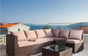 Nice Home In Rabac With Wifi 