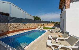 Gorgeous Home In Pula With Wifi