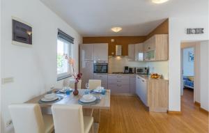 Gorgeous Home In Pula With Wifi