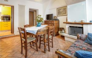 Pet Friendly Apartment In Rosia With Kitchen