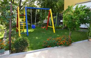 Cozy Apartment In Pakostane With House Sea View 