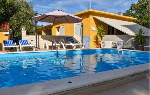 Beautiful Apartment In Pakostane