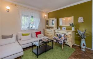 3 Bedroom Lovely Home In Susanj 