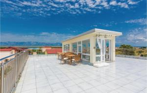 1 Bedroom Beautiful Apartment In Vir 