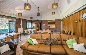 Beautiful Home In Den Ham With Kitchen