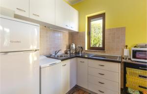 4 Bedroom Pet Friendly Home In Soline