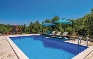 4 Bedroom Stunning Home In Viskovo 