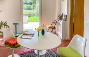 2 Bedroom Stunning Home In Podpican