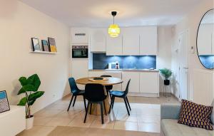 1 Bedroom Cozy Apartment In Oostende