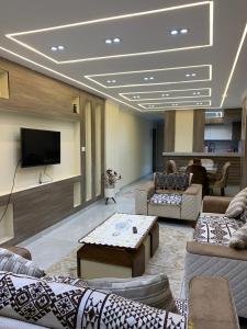 شقة فاخرة 3 غرف نوم ماستر بإطلالة خيالية على النيل