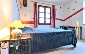 Maisons de vacances 4 Bedroom Gorgeous Home In Marguerittes : photos des chambres