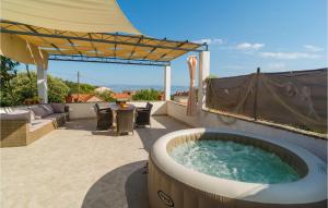 3 Bedroom Beautiful Apartment In Mirca