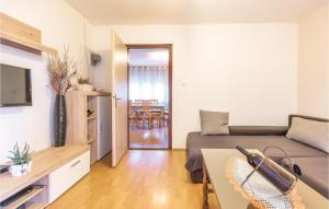Two-Bedroom Apartment In Fazana