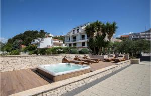 Amazing Home In Podstrana