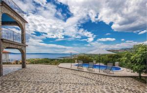 Stunning Apartment In Klenovica