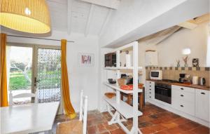 Maisons de vacances Beautiful Home In Pech-Luna With Wi-Fi : photos des chambres