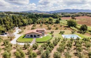 6 Bedroom Beautiful Home In Bibbona