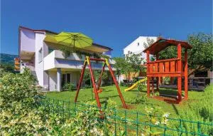 Three-Bedroom Apartment Kastel Kambelovac With Sea View 01 - Selo Kaštel Kambelovac