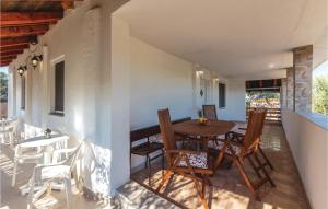 4 Bedroom Beautiful Home In Valtura
