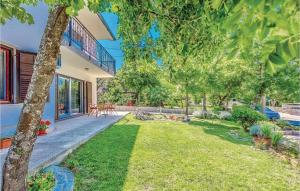 Cozy Apartment In Smrika With Kitchen