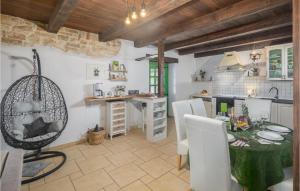 3 Bedroom Lovely Home In Sorici