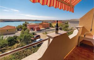 Beautiful Apartment In Dinjiska