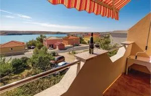 Beautiful Apartment In Dinjiska - Dinjiška