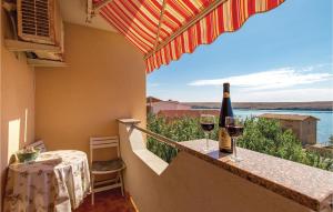 Beautiful Apartment In Dinjiska