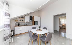 Lovely Apartment In Kastel Stari