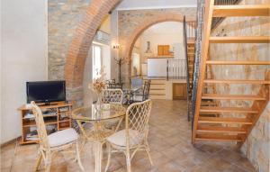 Maisons de vacances Amazing Home In Santa Maria Poggio : photos des chambres