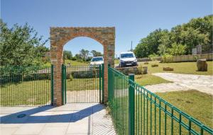 Maisons de vacances Awesome Home In Santa Maria Poggio : photos des chambres