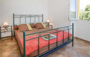 Maisons de vacances Awesome Home In Santa Maria Poggio : photos des chambres