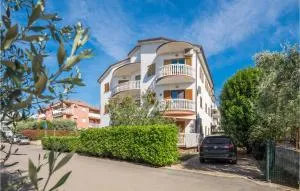 Beautiful Apartment In Zambratija - Zambratija