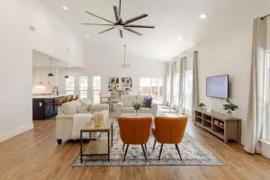 Urban Retreat near Historic Downtown McKinney - Sherman