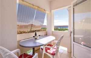 1 Bedroom Nice Apartment In Dinjiska