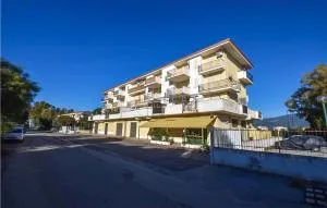 Stunning Apartment In Lamezia Terme - Curinga