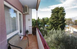 Beautiful Apartment In Fazana With Kitchen 
