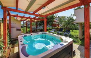 Three-Bedroom Apartment Kastel Kambelovac With Sea View 01