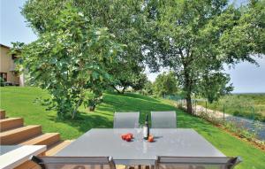 Cozy Apartment In Bacva With Kitchen 