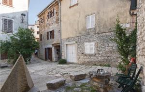 2 Bedroom Amazing Home In Bale 