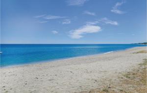 Maisons de vacances Amazing Home In Santa Maria Poggio : photos des chambres