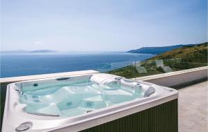 4 Bedroom Beautiful Home In Labin