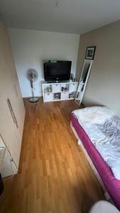 Praktisches Zimmer mit Bad