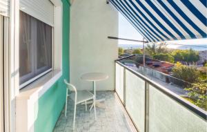 2 Bedroom Awesome Apartment In Dugi Rat