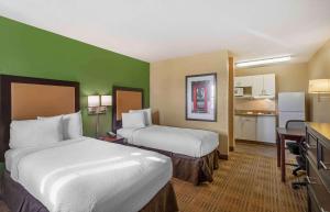 Studio with 2 Twin Beds - Non-Smoking room in Extended Stay America Suites - Seattle - Tukwila