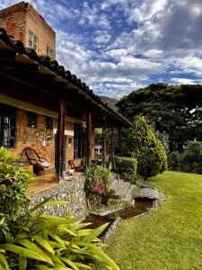 Piedechinche Ventanas Parapente - Bed and Breakfast Premium - Calucé