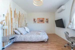 Chambre Jessy 20m - 2 SDB - Balcon - WIFI - Park - Joeuf